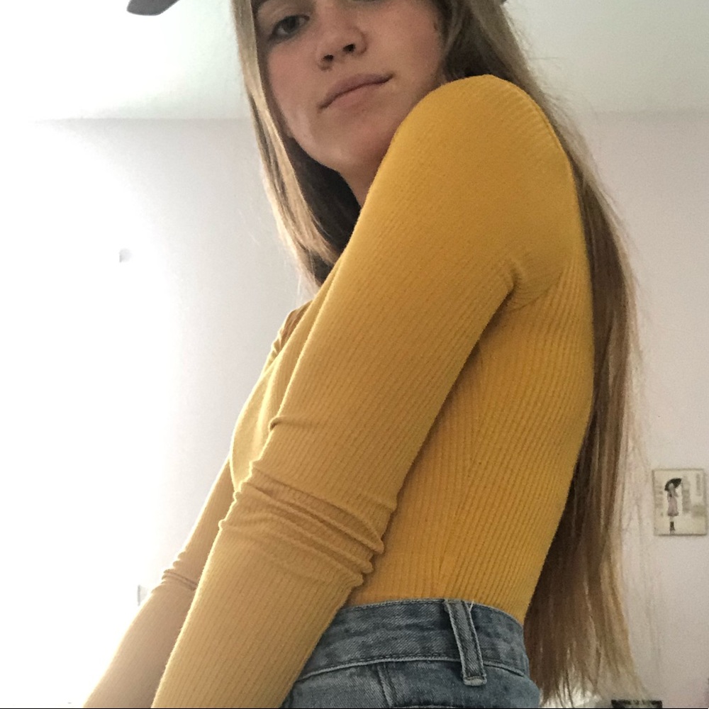 🦋 2/$15 NWT Yellow Forever 21 Bodysuit - Picture 4 of 6